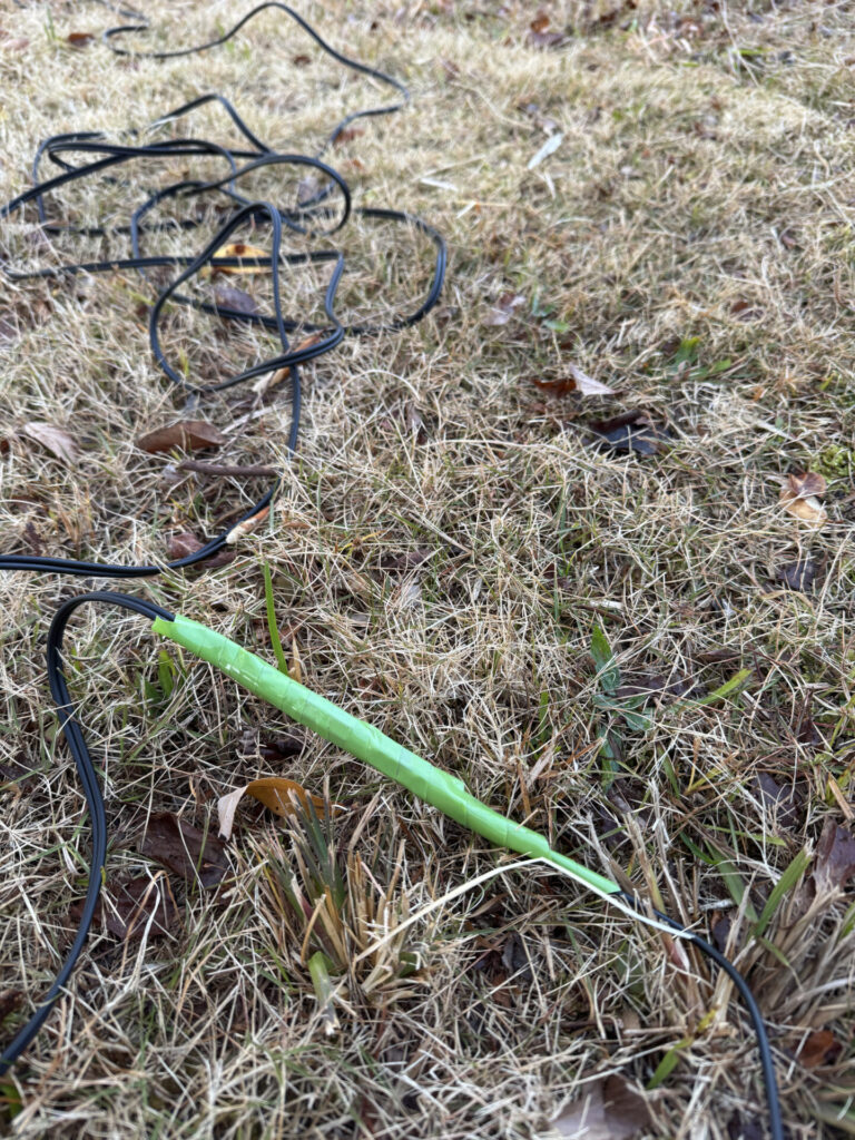 リモートレリーズのための延長ケーブルを繋いでいるところ